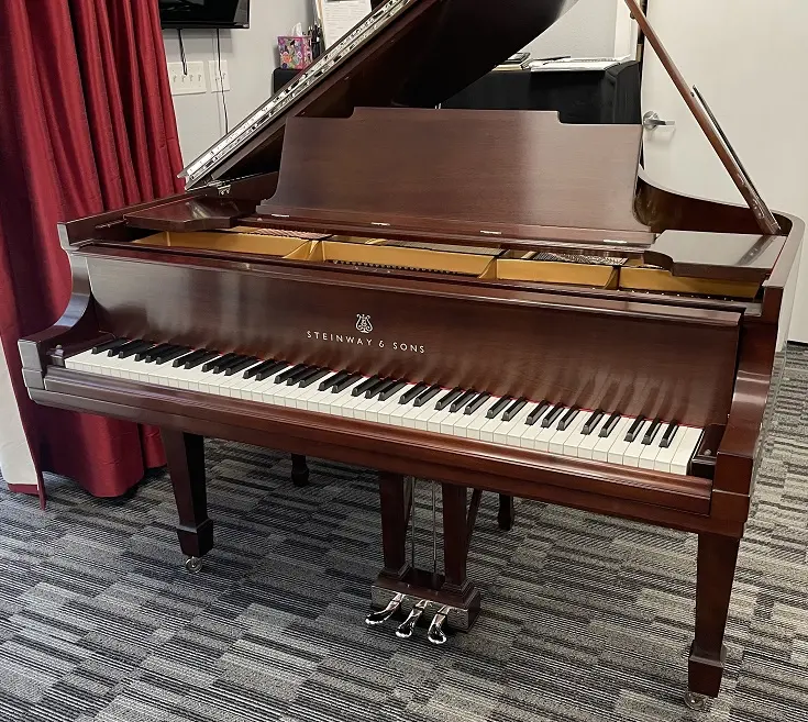 Steinway M 5ft7in Grand Piano